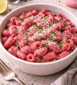 Pasta Cremosa de Betabel y Parmesano